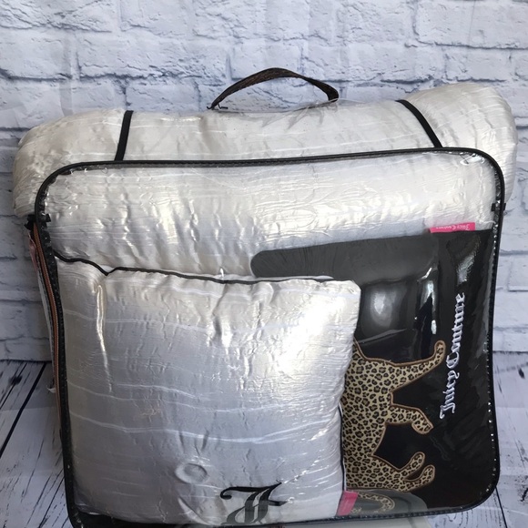 Juicy Couture The Rose Collection 5-Piece King Size Designer Bed Set - Picture 2 of 9